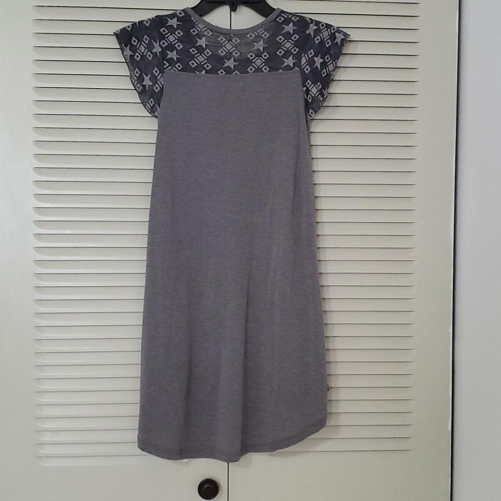 Top - Picture 2 of 2